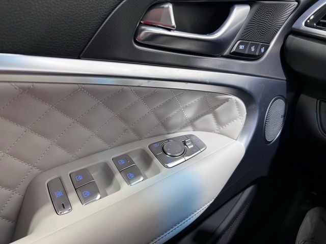 2025 GENESIS G70 Sport Advanced - Photo 19