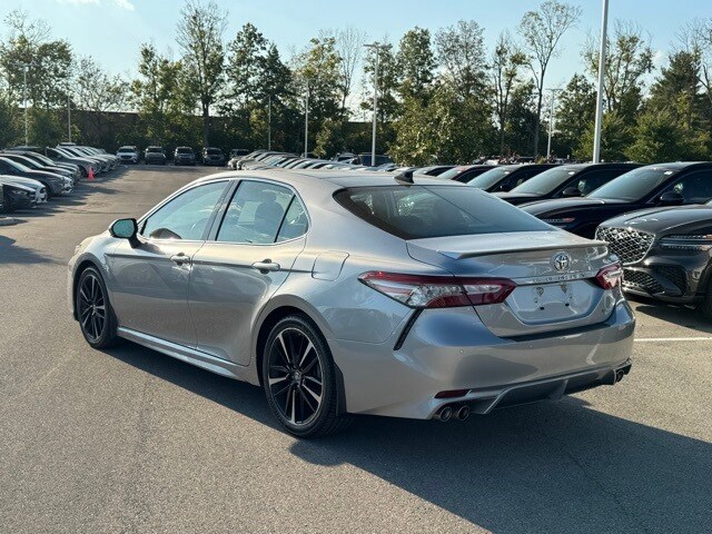 2019 Toyota Camry XSE photo 3