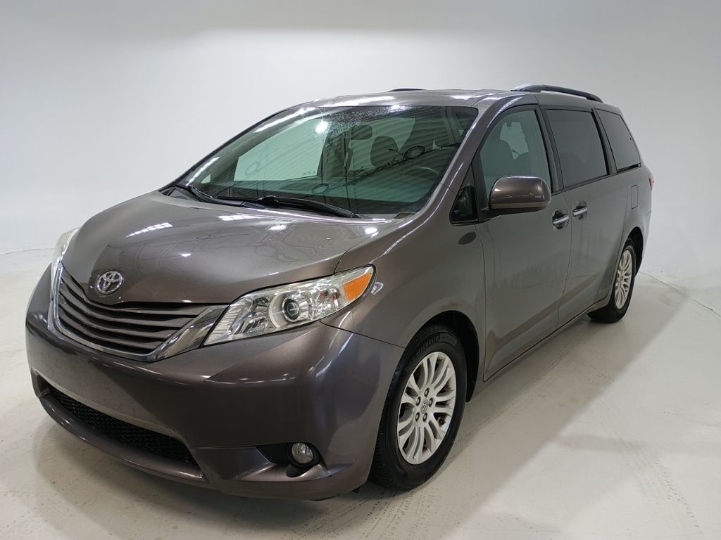 Used 2016 Toyota Sienna L 7 Passenger Van