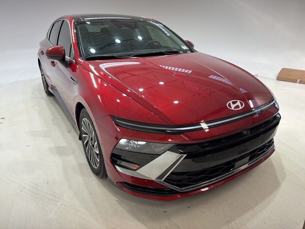 Used 2025 Hyundai Sonata Hybrid Limited Sedan