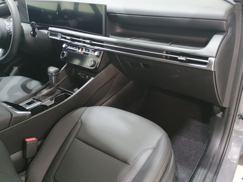 2026 Hyundai Santa Cruz SEL - Photo 13