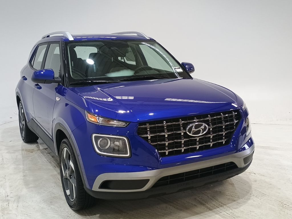 2026 Hyundai Venue SEL w/ 2-Tone Roof IVT's photo