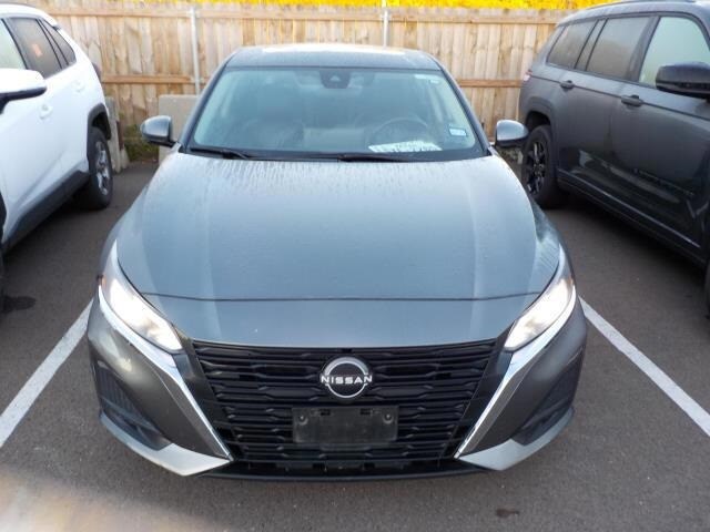 2023 Nissan Altima 2.5 SL photo 2