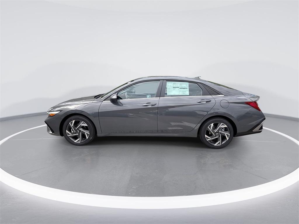 New 2025 Hyundai Elantra SEL Convenience Sedan