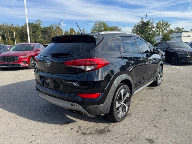 2017 Hyundai Tucson Sport photo 2