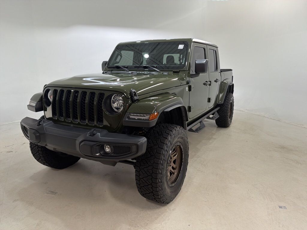Used 2022 Jeep Gladiator Overland Truck Crew Cab