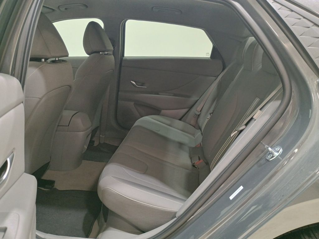 2025 Hyundai Elantra Blue - Photo 25
