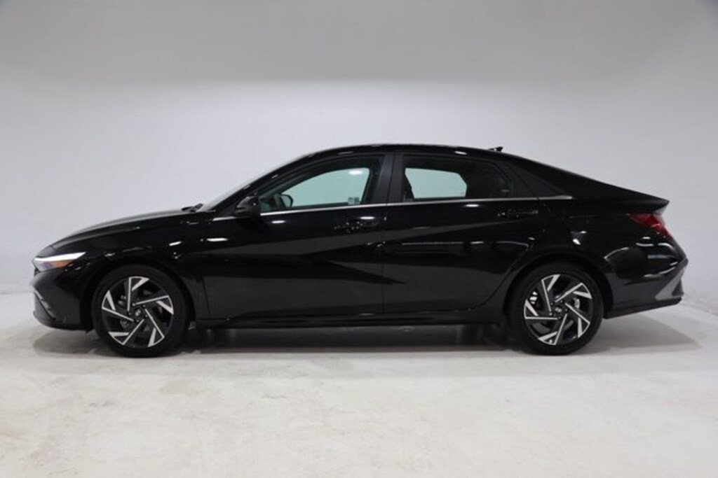 Used 2024 Hyundai Elantra SEL Sedan
