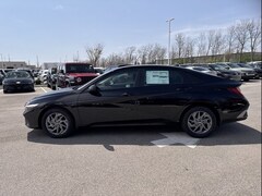 2025 Hyundai Elantra Hybrid Blue Sedan 2025 Hyundai Elantra Hybrid Blue Sedan