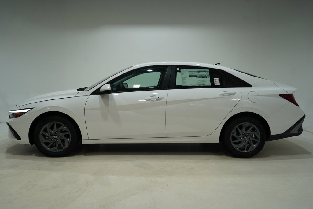 New 2026 Hyundai Elantra Hybrid Blue Sedan