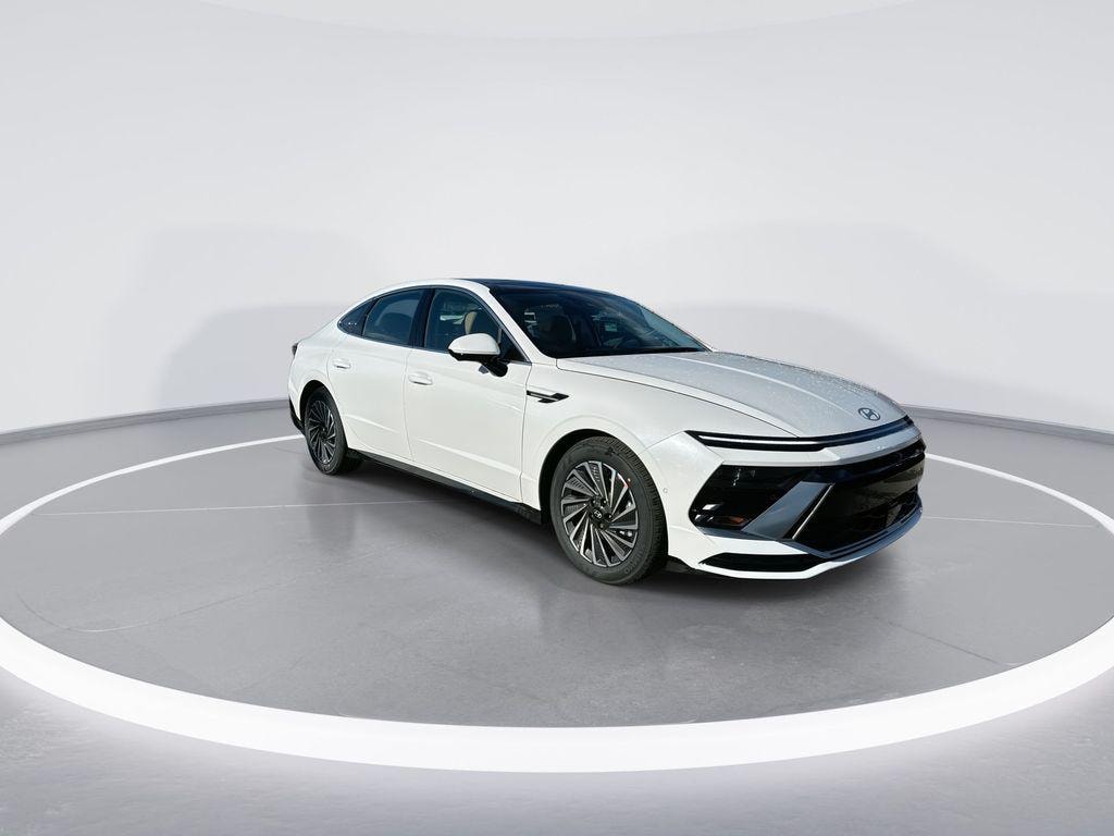 New 2025 Hyundai Sonata Hybrid Limited Sedan