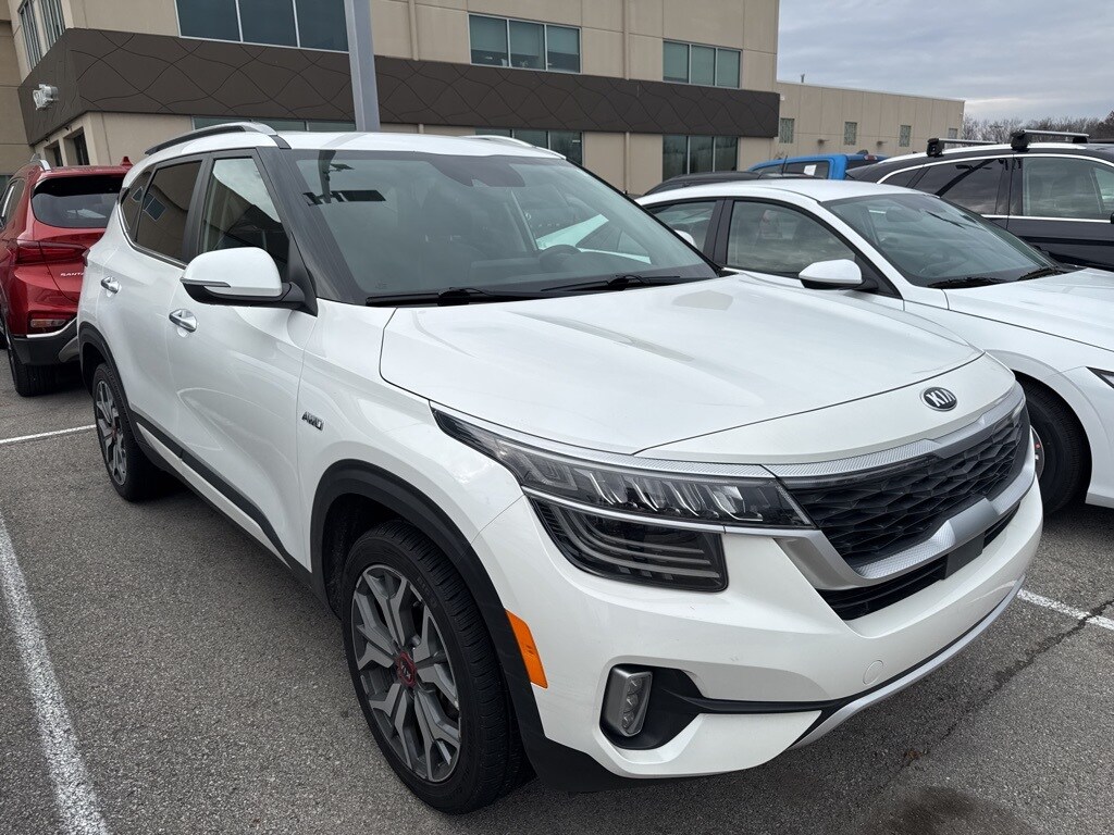 2021 Kia Seltos SX photo 2