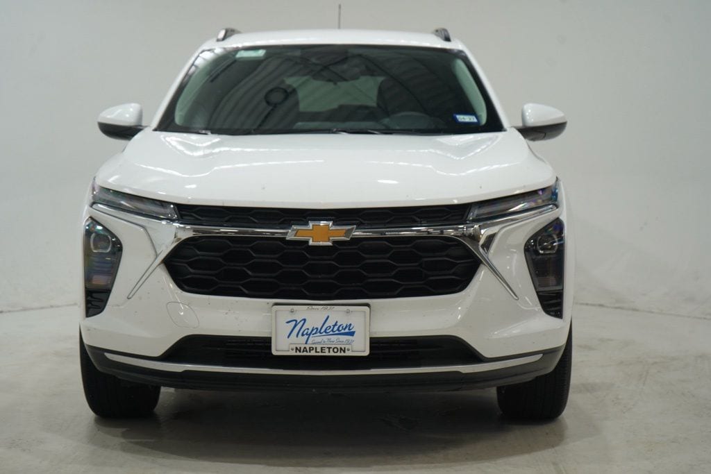Used 2025 Chevrolet Trax LT SUV