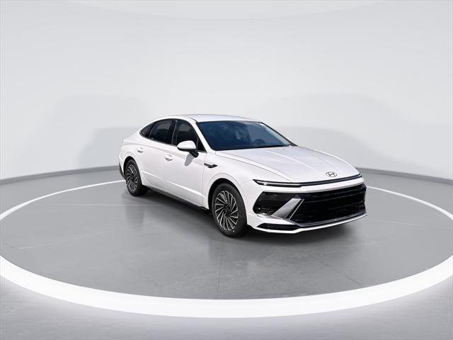 2025 Hyundai Sonata Hybrid SEL photo 2
