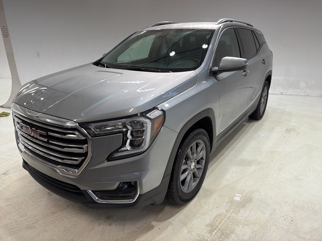 2024 GMC Terrain SLT's photo