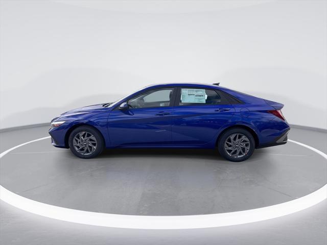 2025 Hyundai Elantra Hybrid Blue photo 4