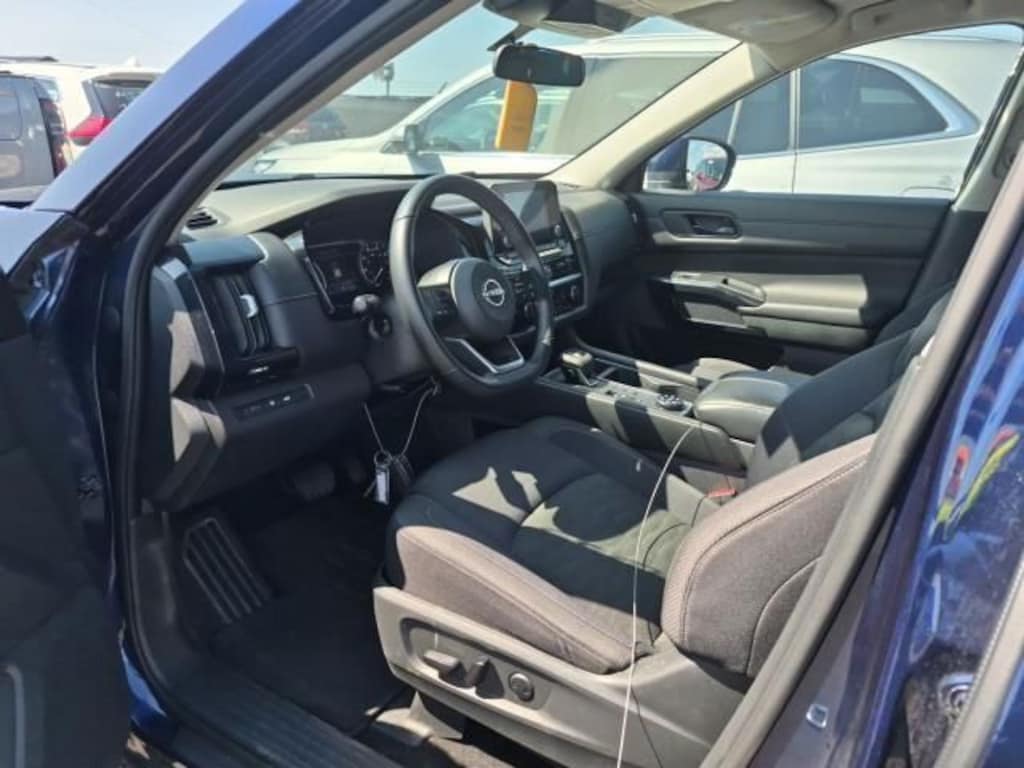 Used 2025 Nissan Pathfinder SV SUV
