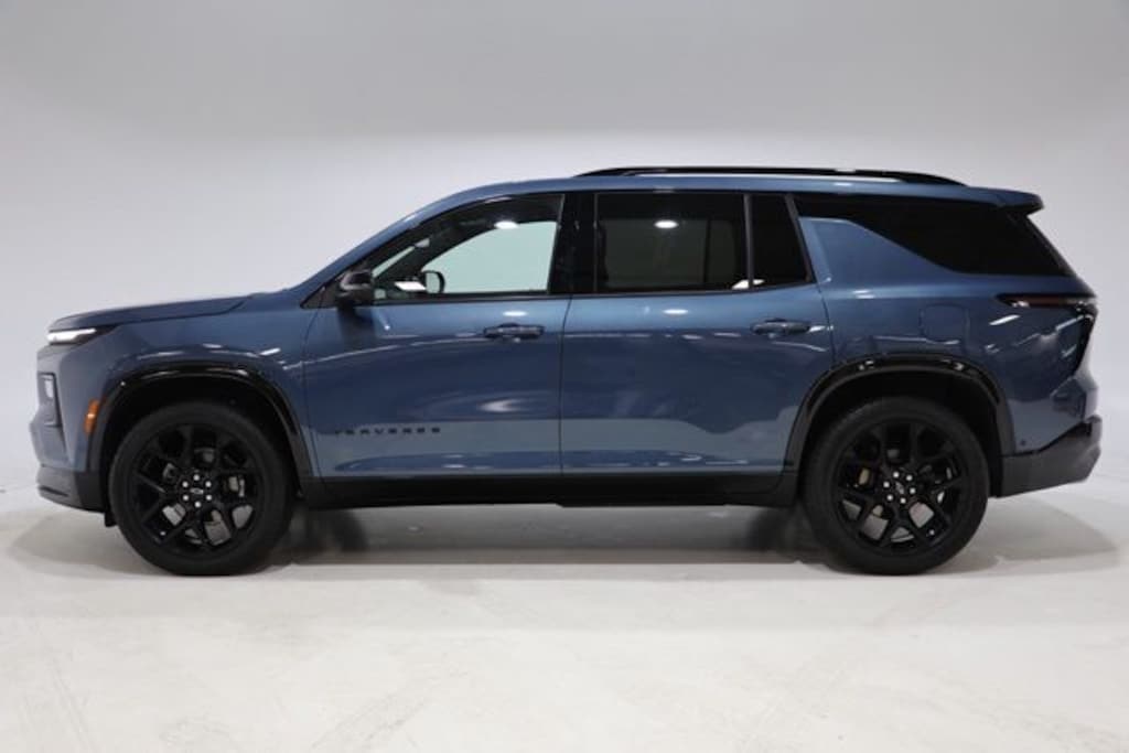 Used 2025 Chevrolet Traverse RS SUV