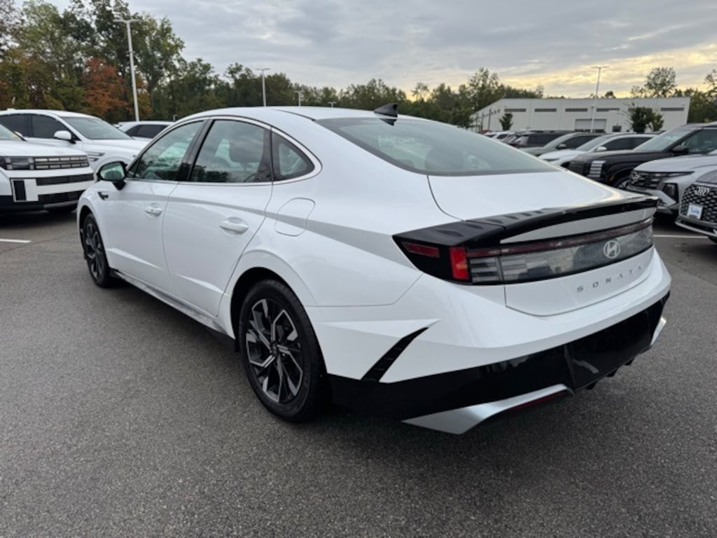 Used 2024 Hyundai Sonata SEL Sedan