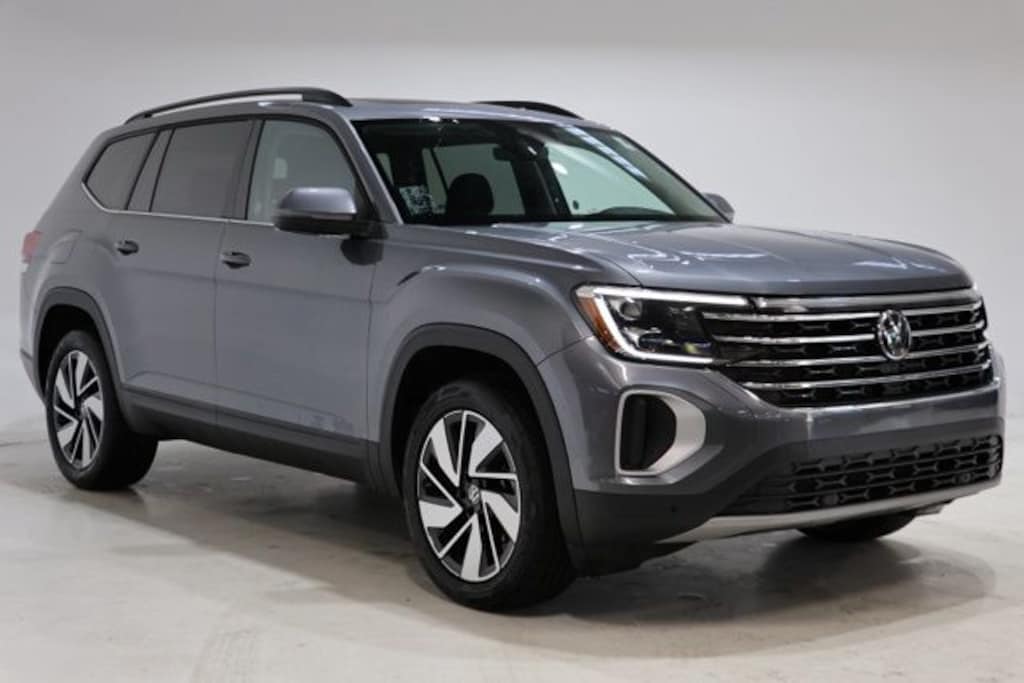 Used 2025 Volkswagen Atlas 2.0T SE w/Technology SUV