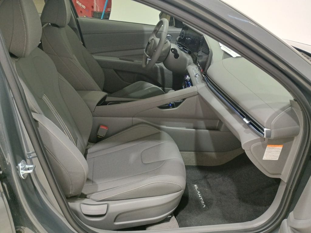2025 Hyundai Elantra Blue - Photo 14
