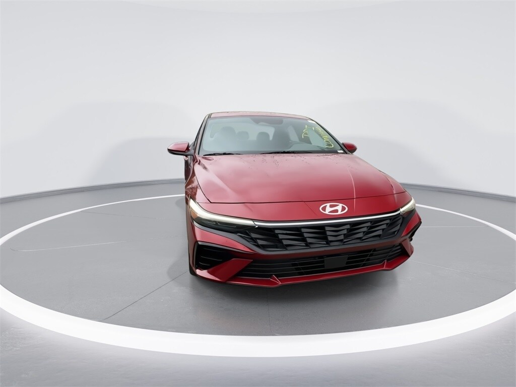 2025 Hyundai Elantra SEL Convenience photo 2