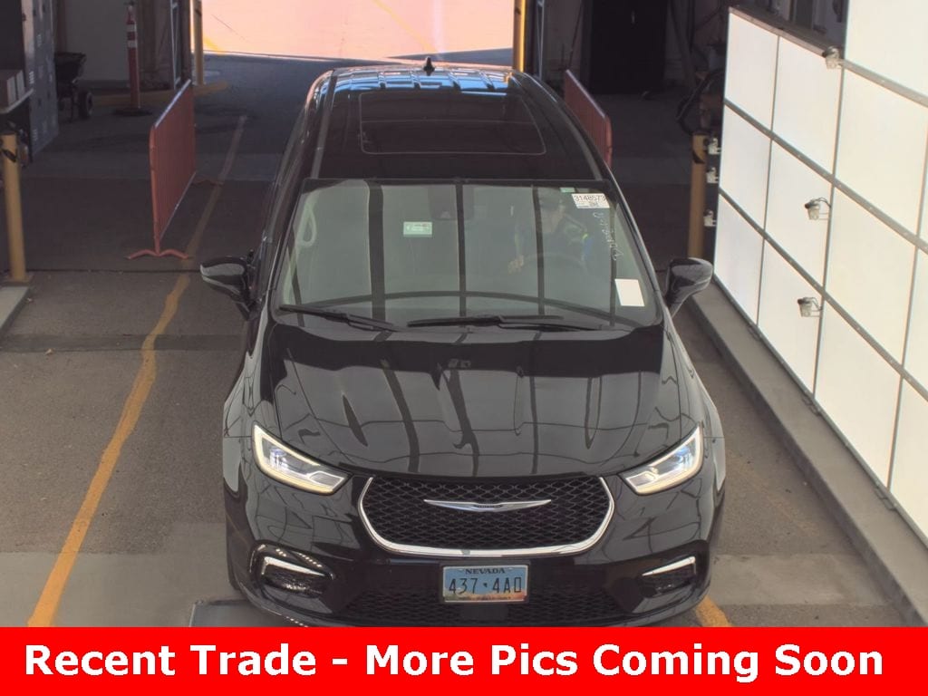 Used 2024 Chrysler Pacifica Limited Van Passenger Van