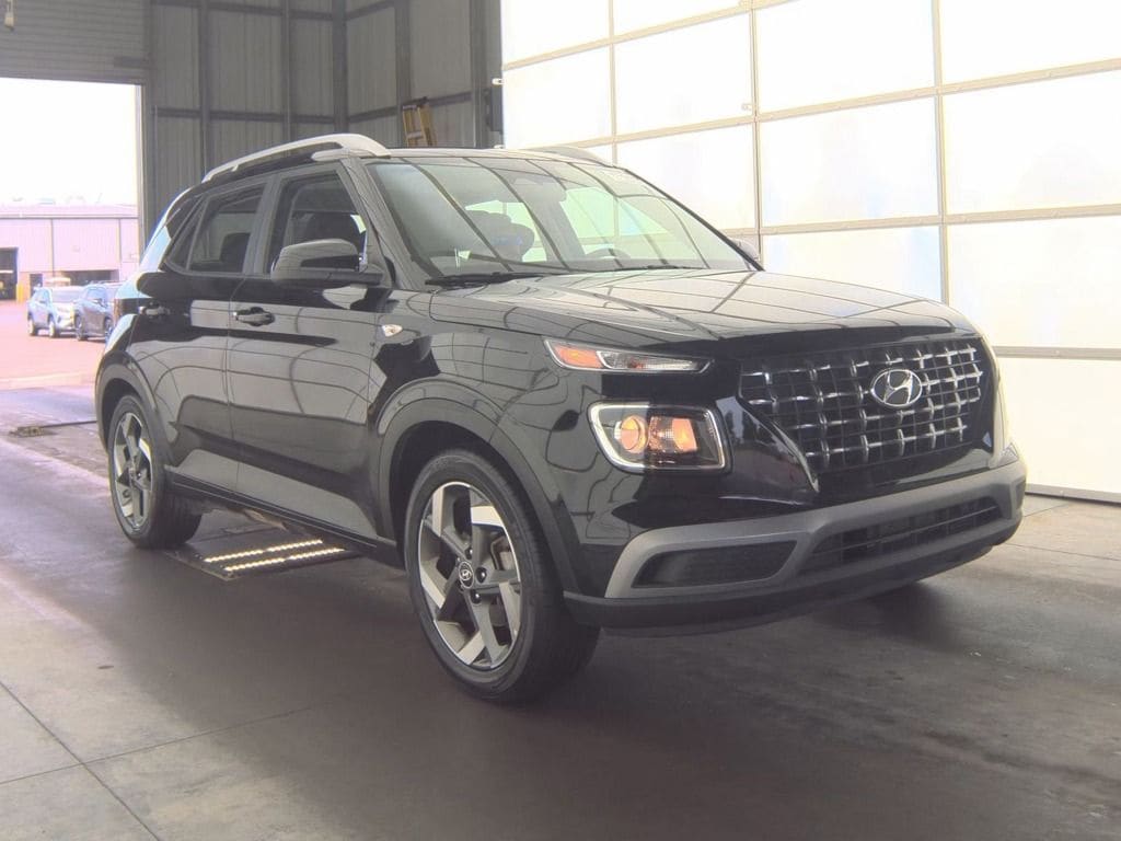 Used 2025 Hyundai Venue SEL SUV
