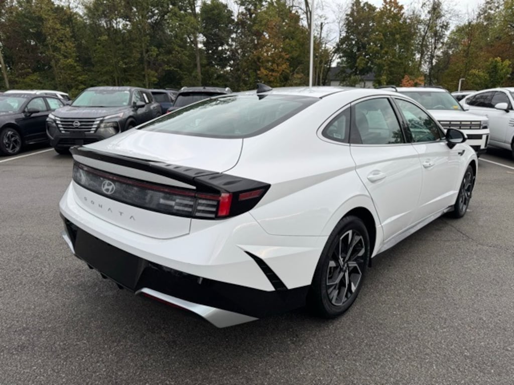 Used 2024 Hyundai Sonata SEL Sedan