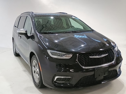 2023 Chrysler Pacifica Limited Van Passenger Van
