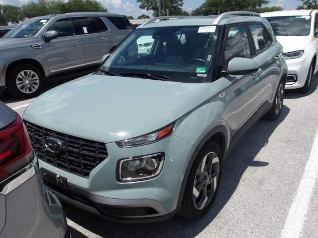 Used 2025 Hyundai Venue SEL SUV