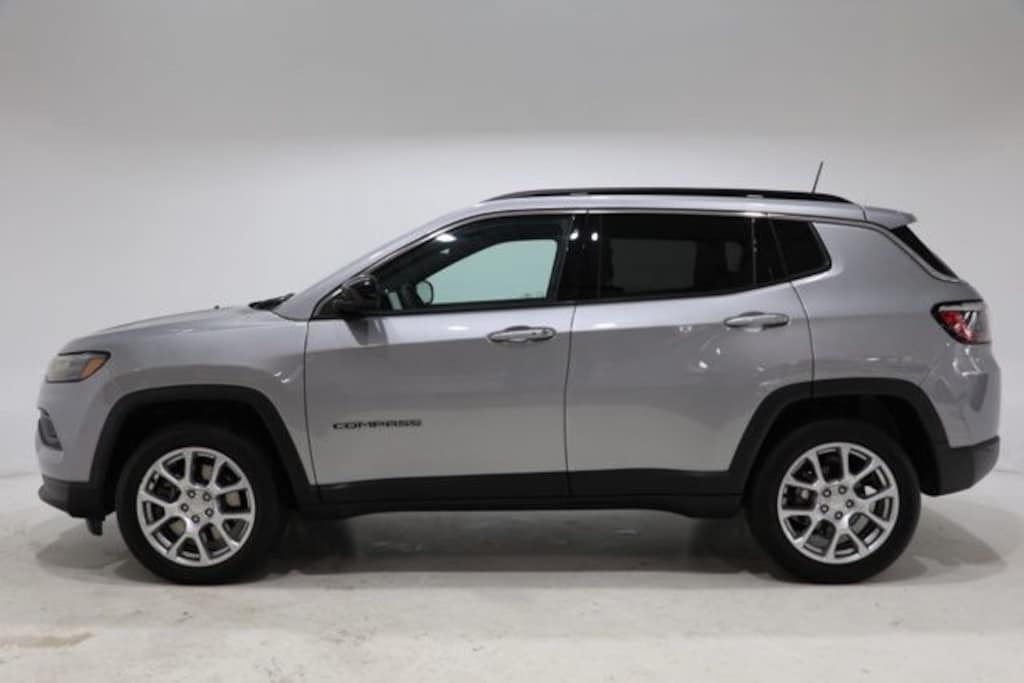 Used 2023 Jeep Compass Latitude Lux SUV