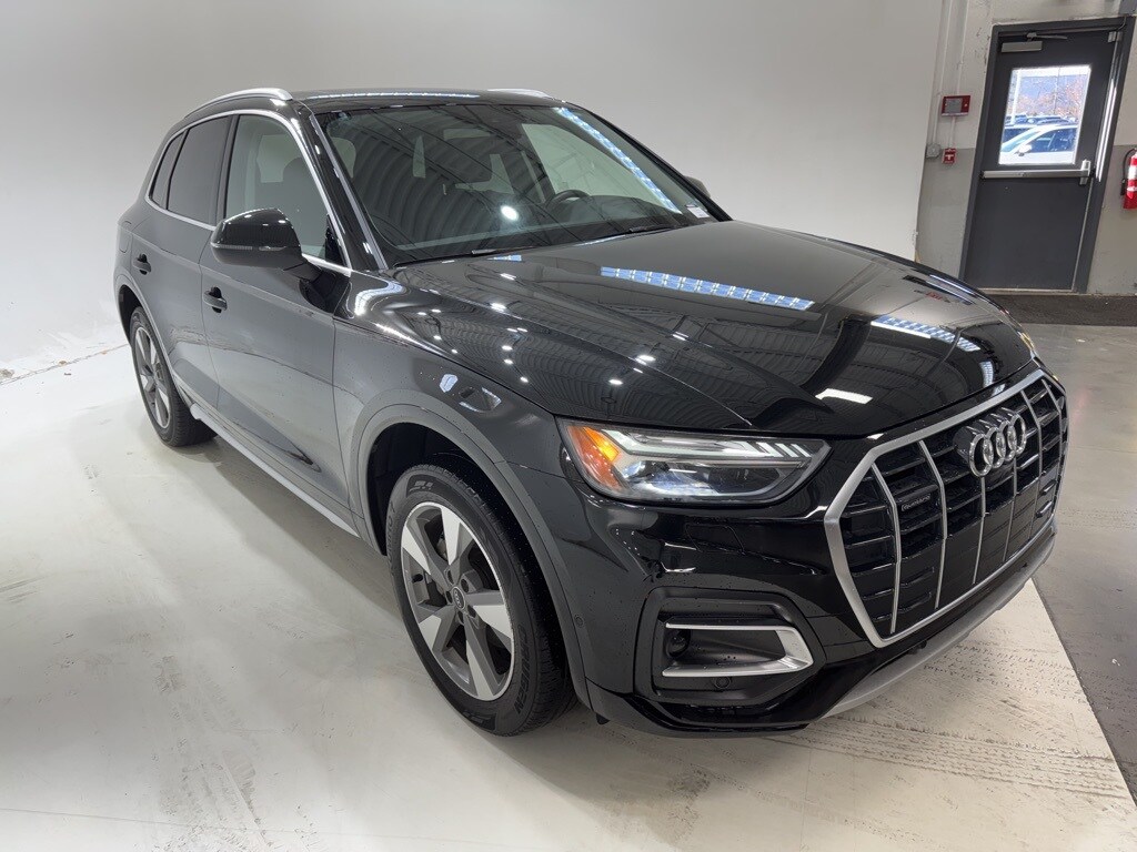 2023 Audi Q5 40 Premium photo 2
