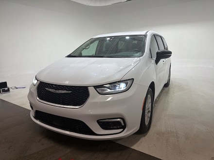 2024 Chrysler Pacifica Touring L Van Passenger Van