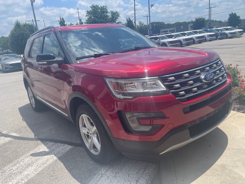 2017 Ford Explorer XLT 4WD's photo