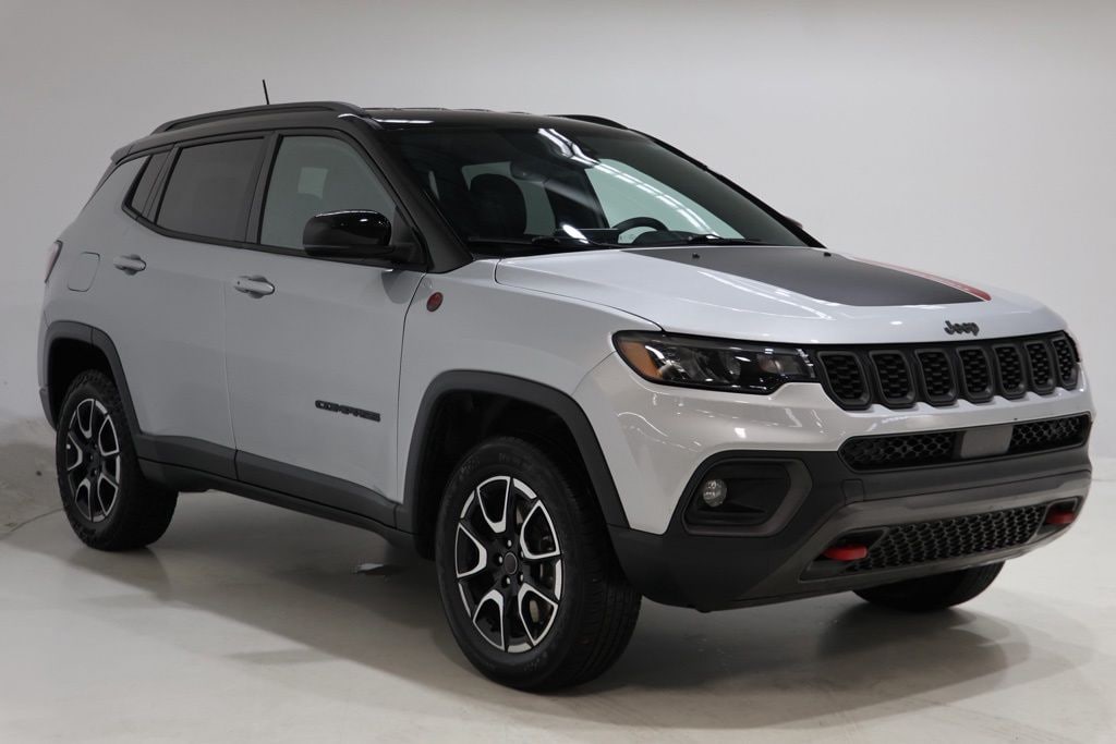 Used 2025 Jeep Compass Trailhawk SUV