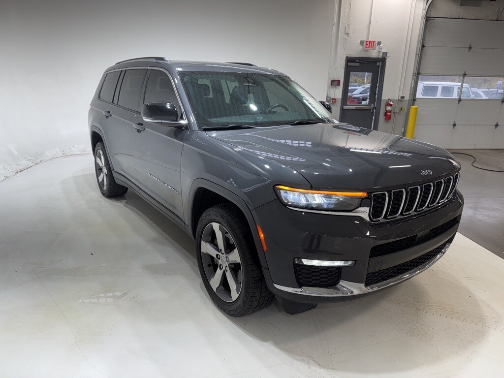 2021 Jeep Grand Cherokee Limited photo 2
