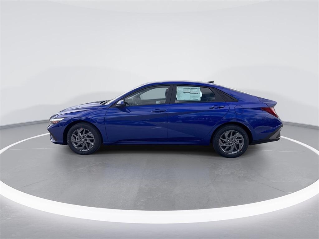 New 2025 Hyundai Elantra Hybrid Blue Sedan
