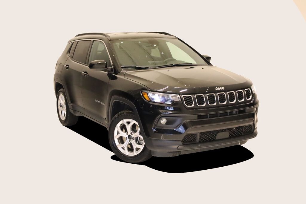 Used 2025 Jeep Compass Latitude SUV