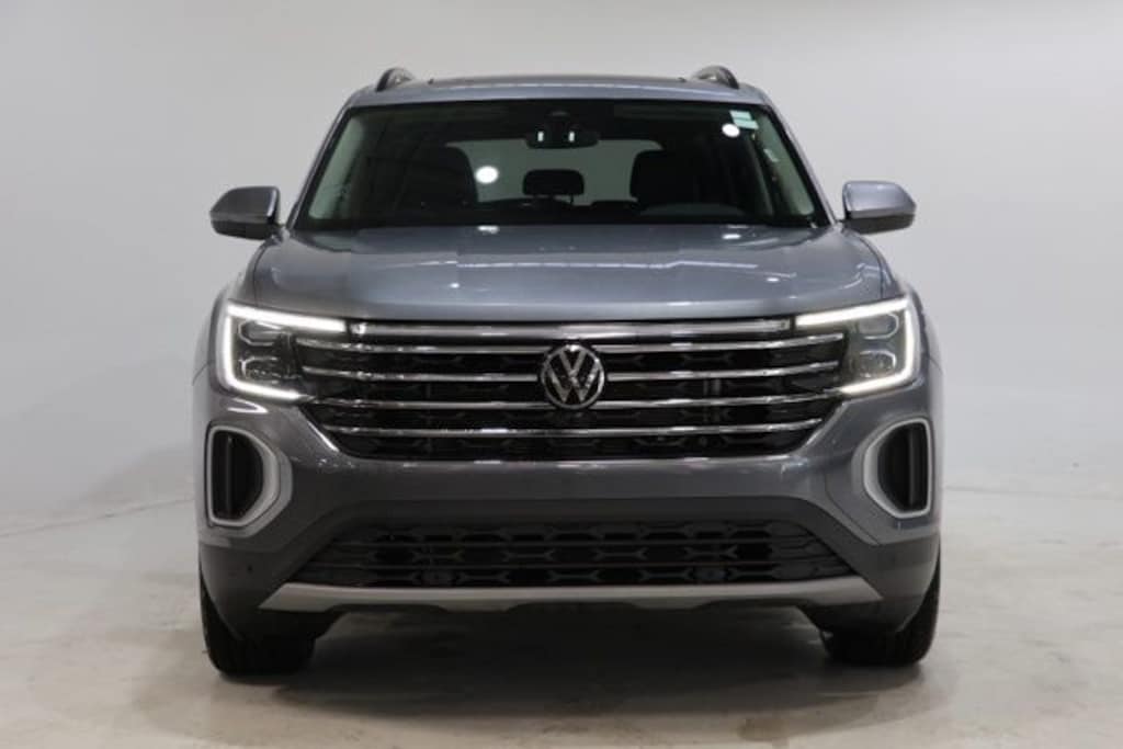 Used 2025 Volkswagen Atlas 2.0T SE w/Technology SUV