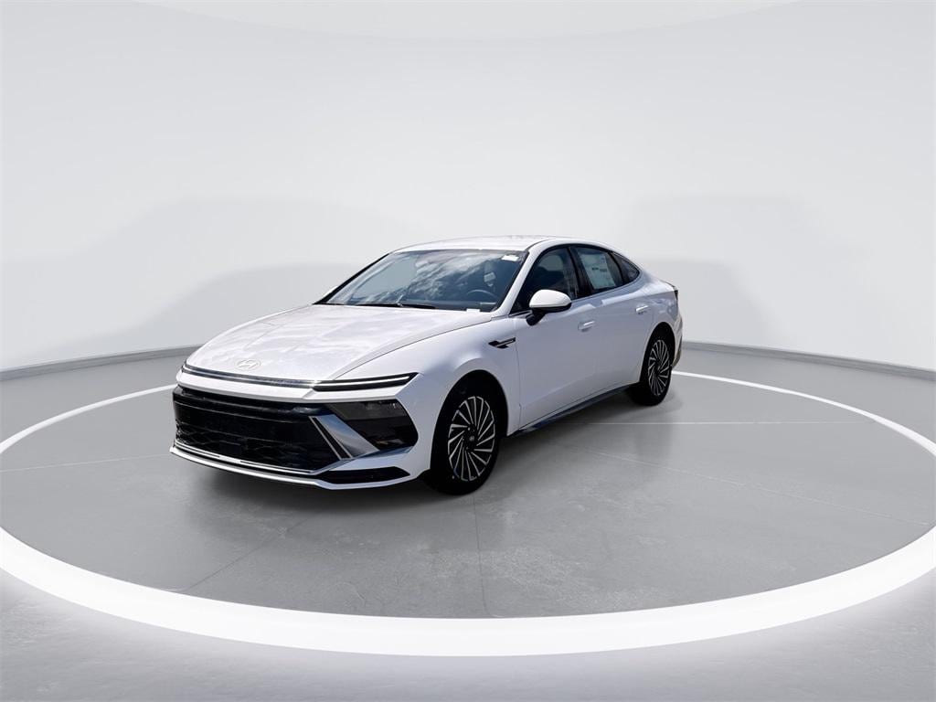 New 2025 Hyundai Sonata Hybrid SEL Sedan