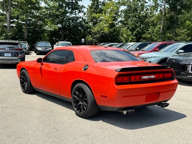 2009 Dodge Challenger SRT8 photo 2