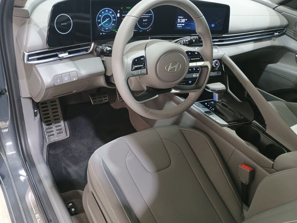 2025 Hyundai Elantra Blue - Photo 11