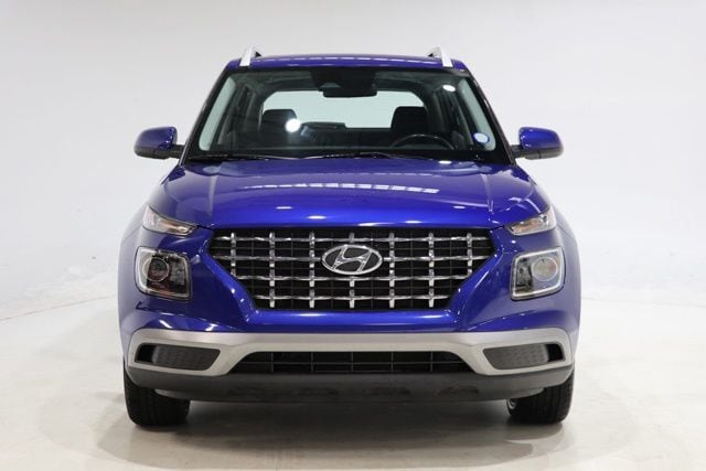 Used 2023 Hyundai Venue SEL with VIN KMHRC8A30PU230108 for sale in Oakbrook Terrace, IL