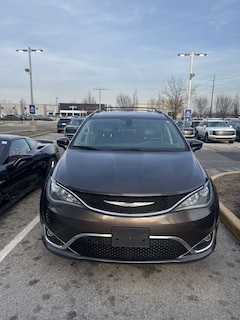 2017 Chrysler Pacifica Touring-L Plus Van