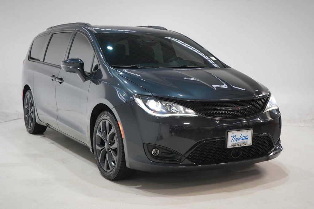 Used 2020 Chrysler Pacifica Limited Van Passenger Van
