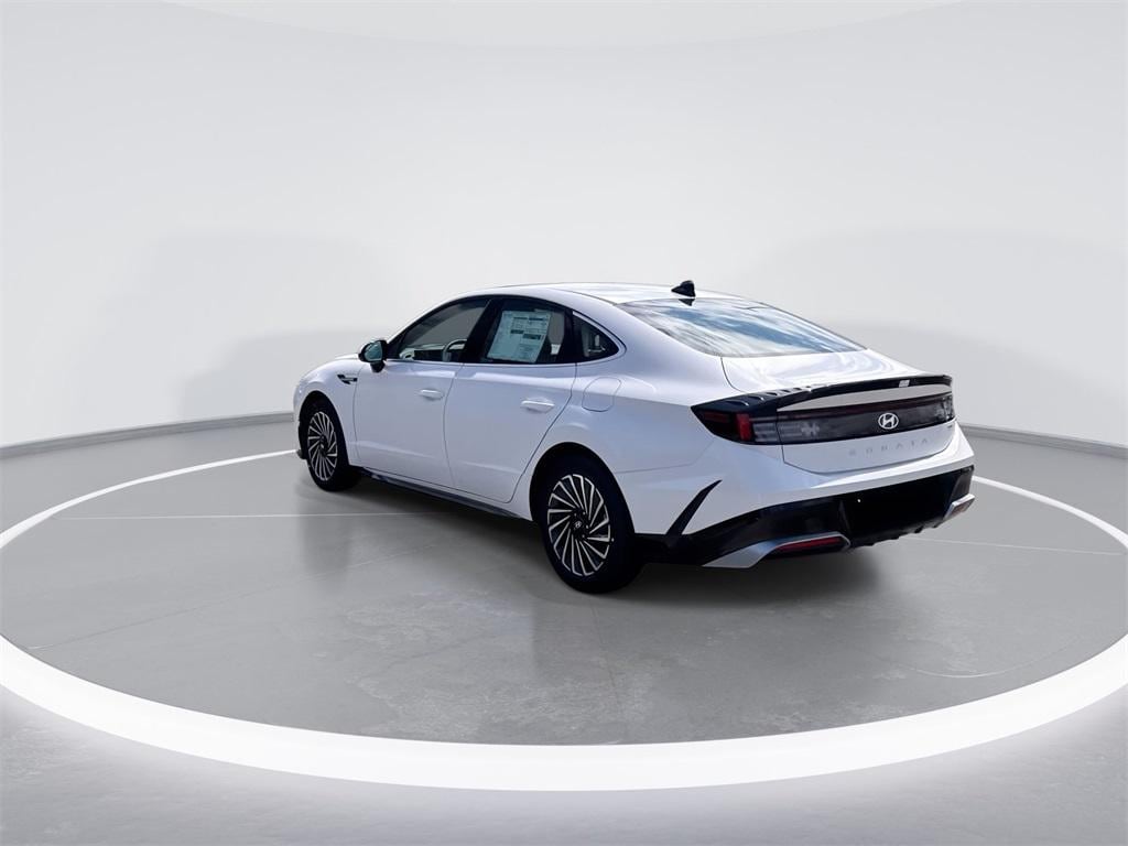 Used 2025 Hyundai Sonata Hybrid SEL Sedan