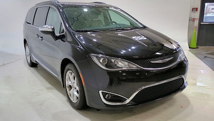 2020 Chrysler Pacifica Limited Van Passenger Van