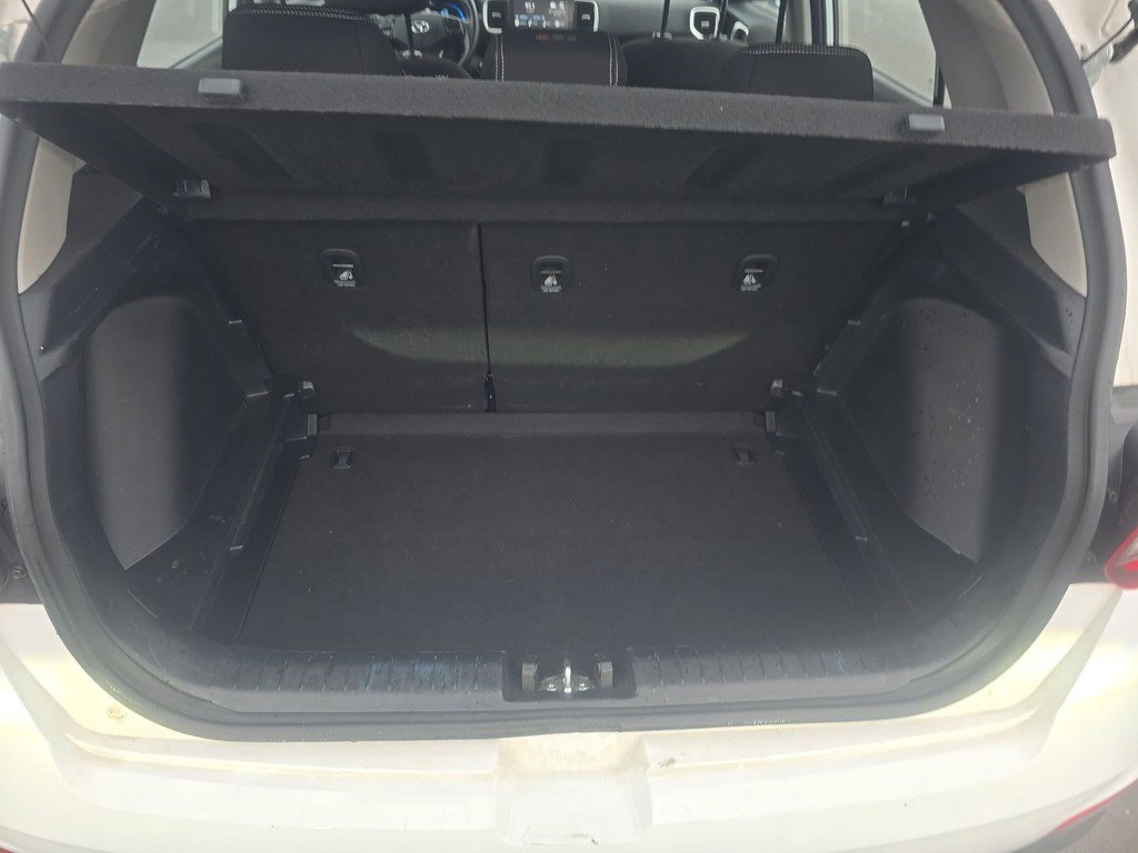 Used 2025 Hyundai Venue SEL SUV