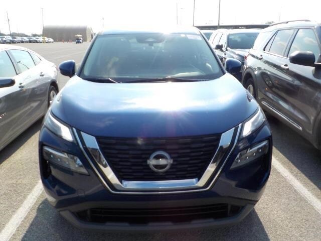 2023 Nissan Rogue SV photo 2
